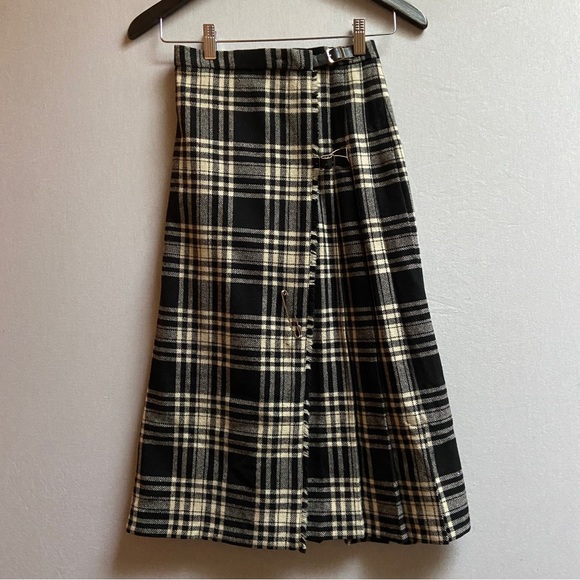 Vintage Pure New Wool cream black plaid midi skirt Sz 4/ 24” waist - Picture 1 of 8